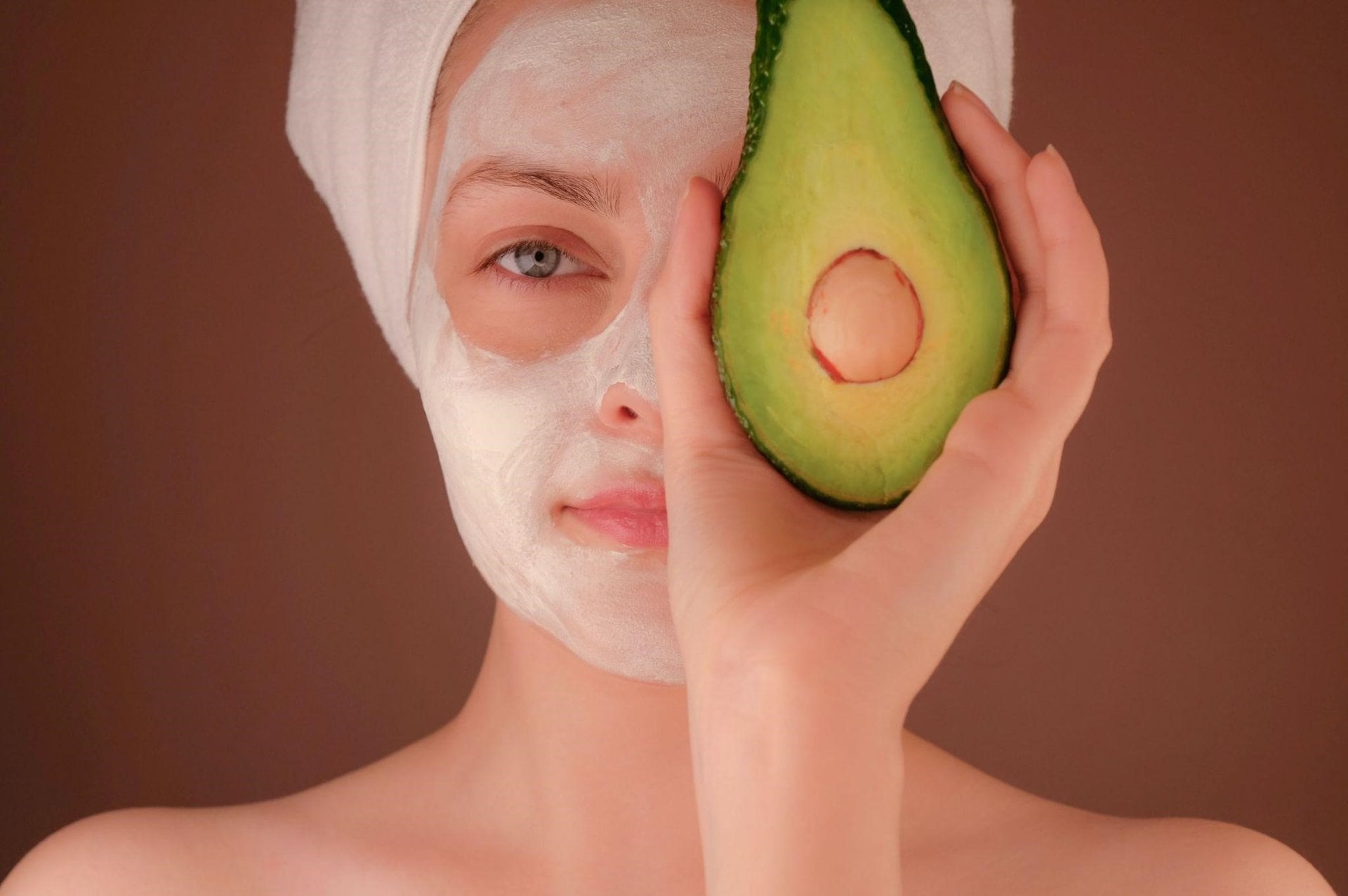 <strong>DESCUBRE LA MEJOR CREMA DE CONTORNO DE OJOS</strong>