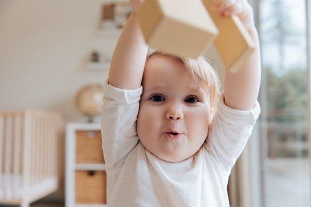 <strong>NI&Ntilde;OS CON DERMATITIS AT&Oacute;PICA Y PROBLEMAS PARA DORMIR</strong><br />