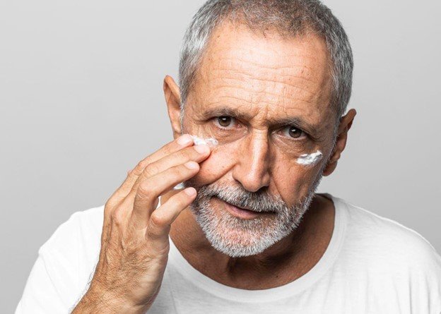antiarrugas ojos hombre