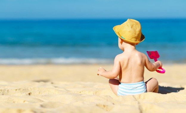 protección para tu bebé en la playa