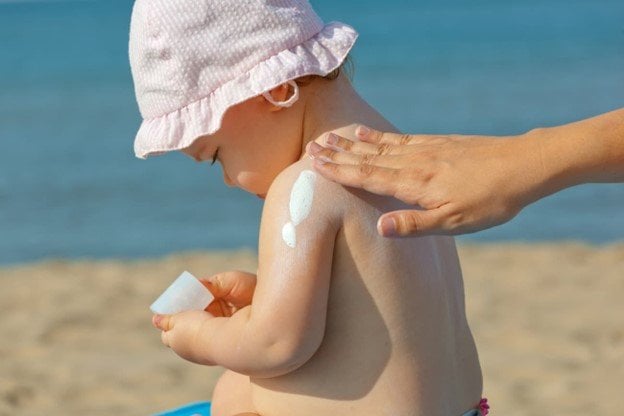 <strong><span>&iquest;Por qu&eacute; es importante proteger la piel de tu beb&eacute; del sol?</span></strong>